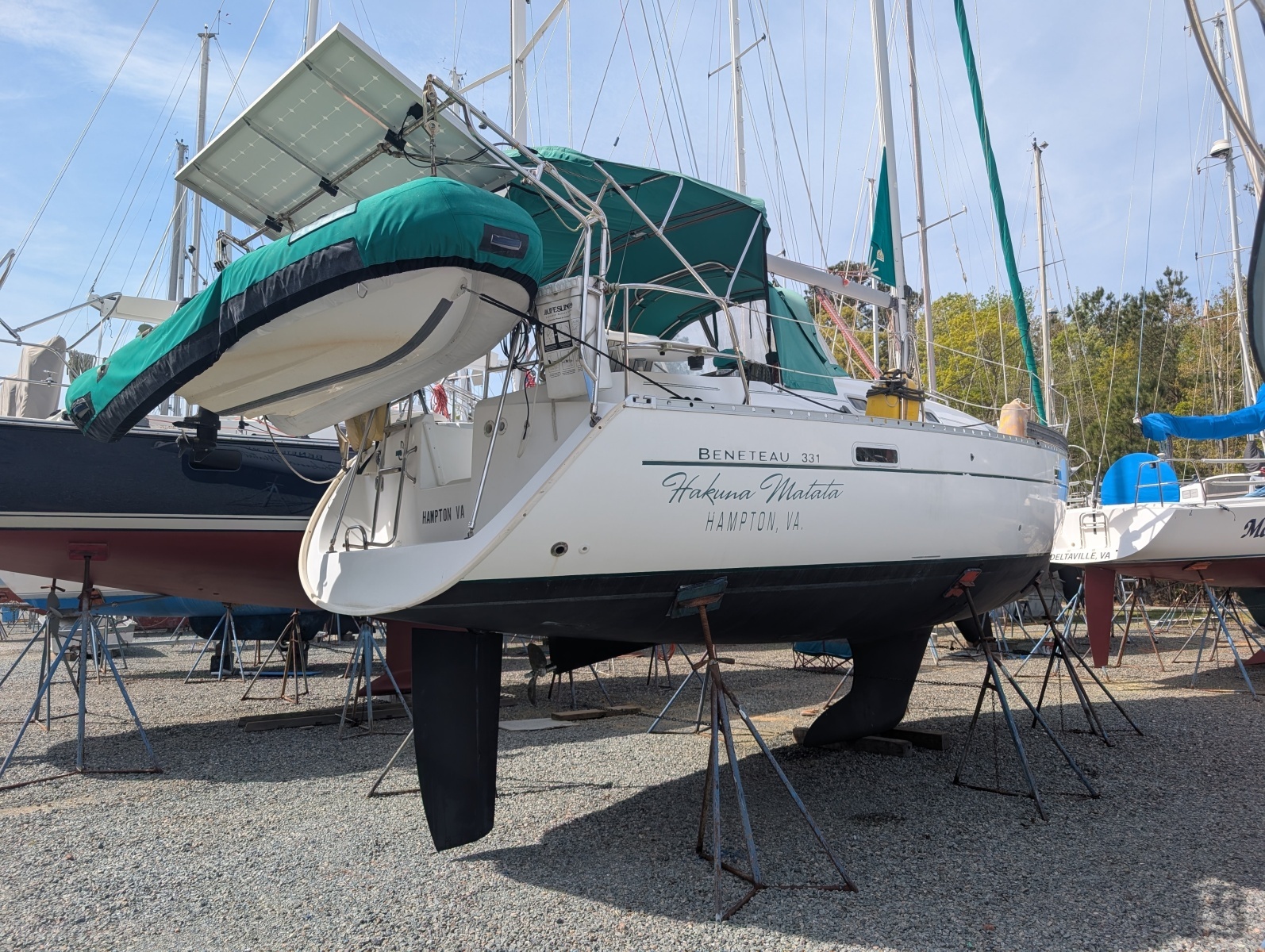 Hakuna Matata 33ft Beneteau Yacht For Sale