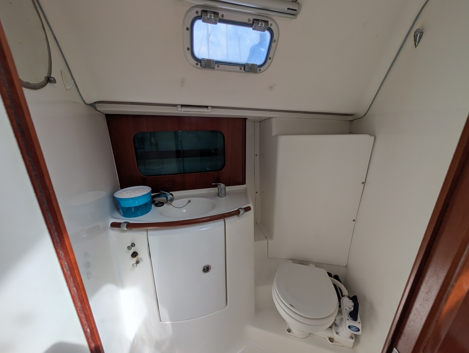 Hakuna Matata 33ft Beneteau Yacht For Sale