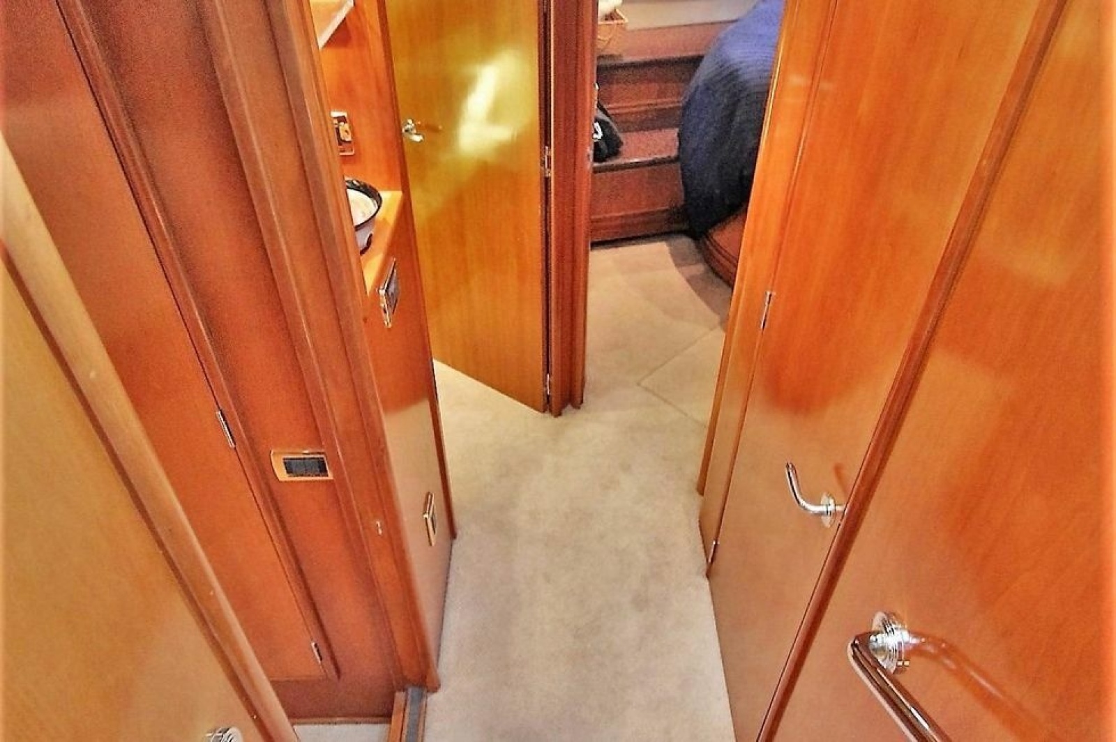 59ft Carver Yacht For Sale