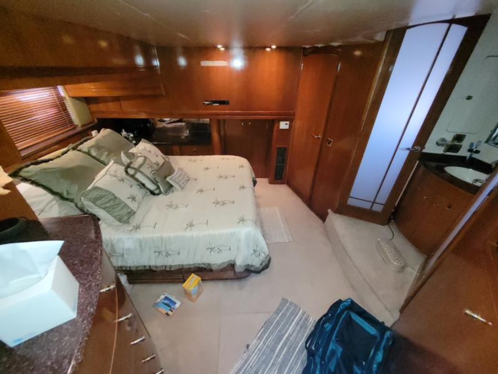 59ft Carver Yacht For Sale