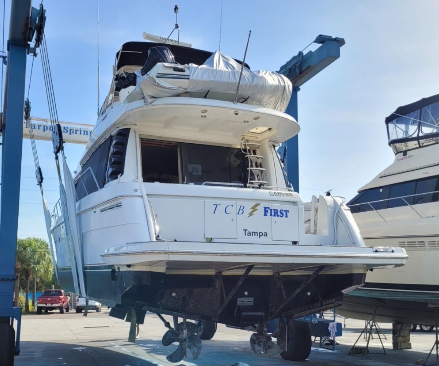 59ft Carver Yacht For Sale