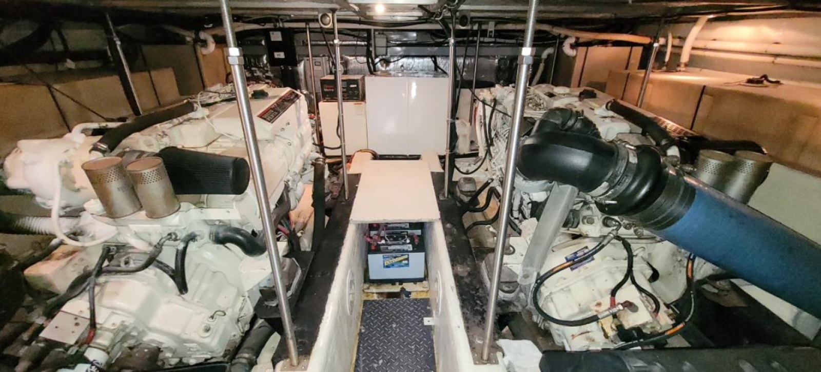 59ft Carver Yacht For Sale