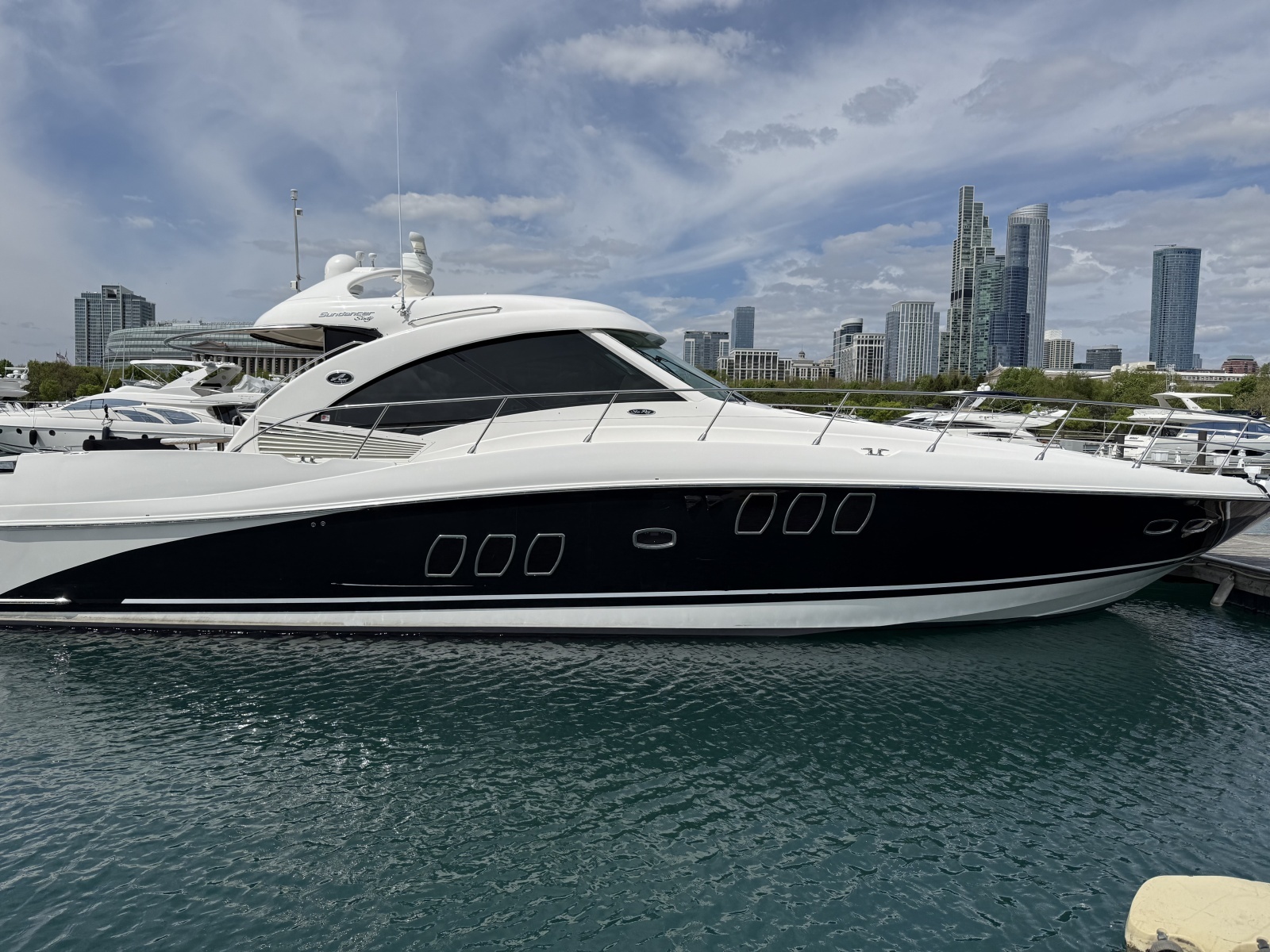 Rip Tide V 60ft Sea Ray Yacht For Sale