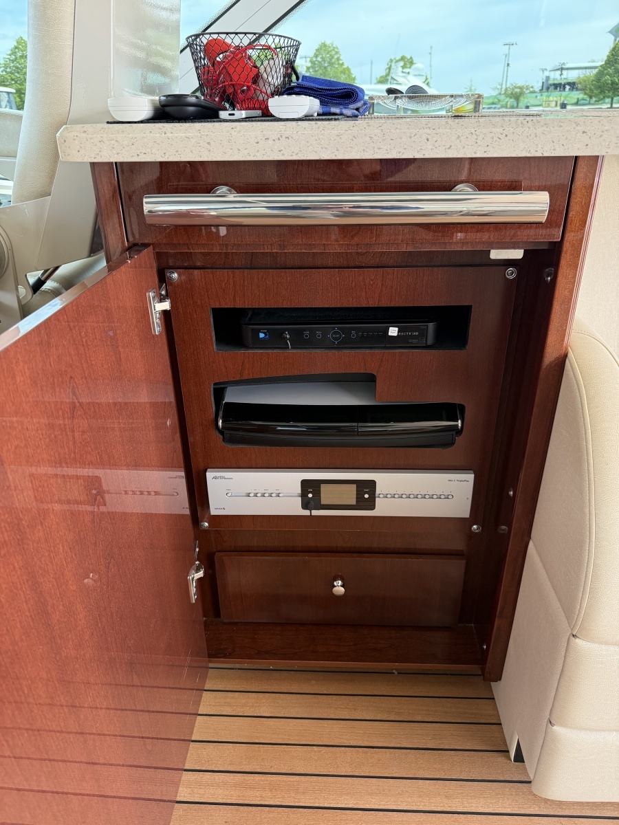 Rip Tide V 60ft Sea Ray Yacht For Sale