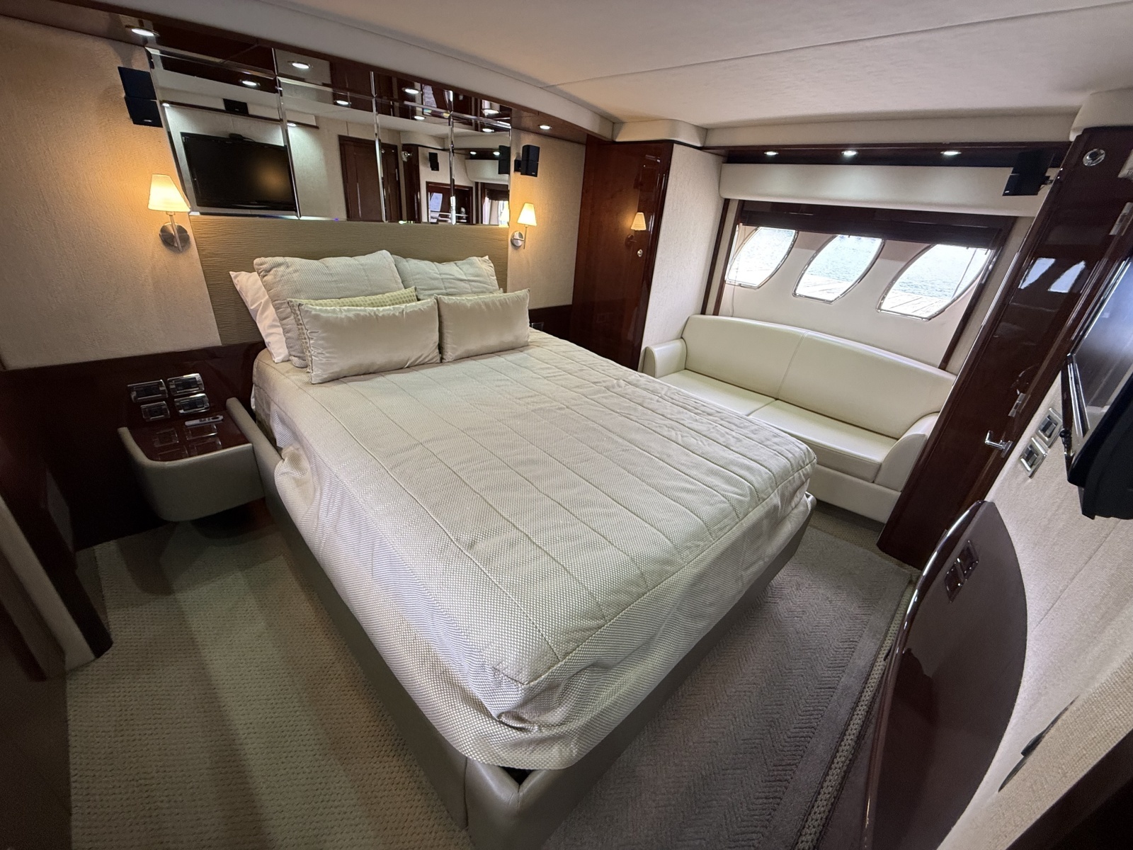 Rip Tide V 60ft Sea Ray Yacht For Sale
