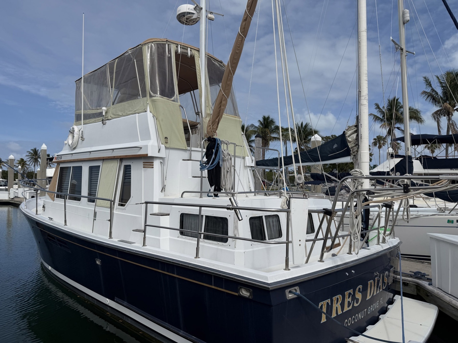TRES DIAS III 36ft Sabreline Yacht For Sale