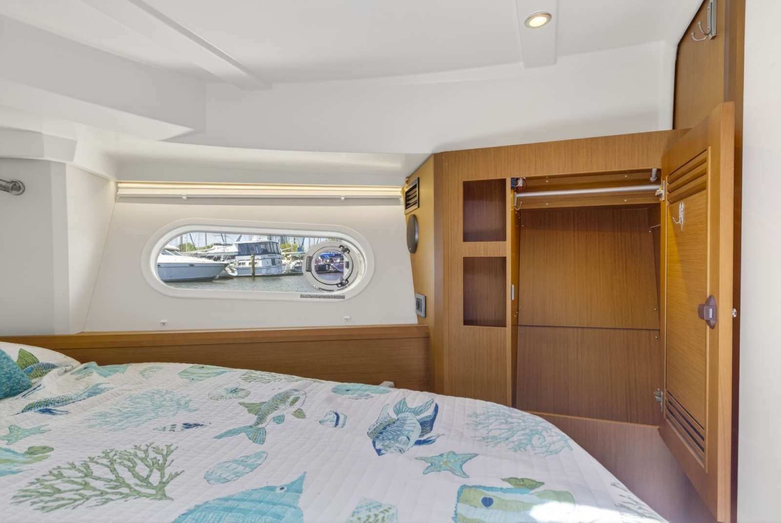 2022 Beneteau Swift Trawler 41 Fly