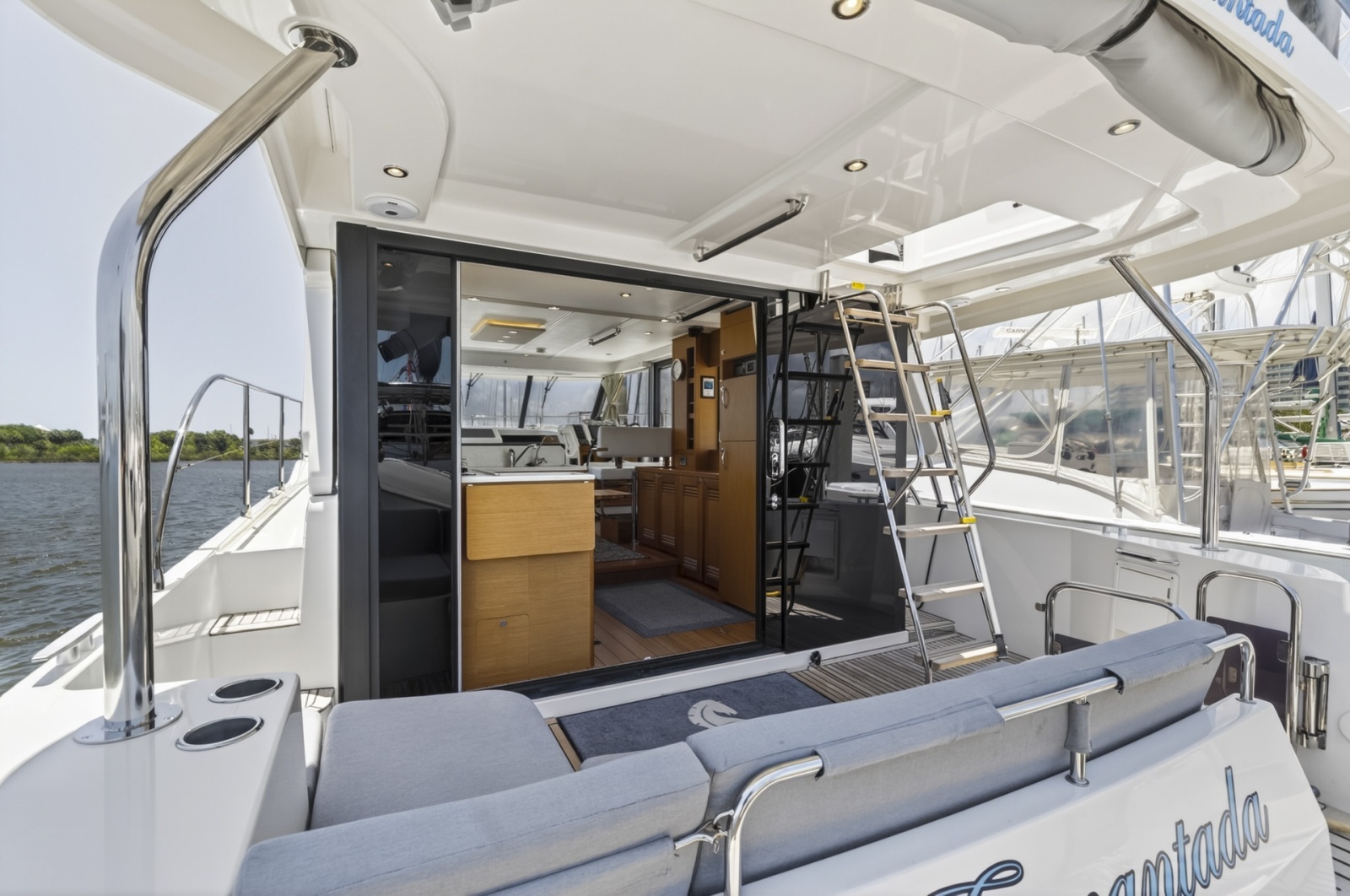 2022 Beneteau Swift Trawler 41 Fly
