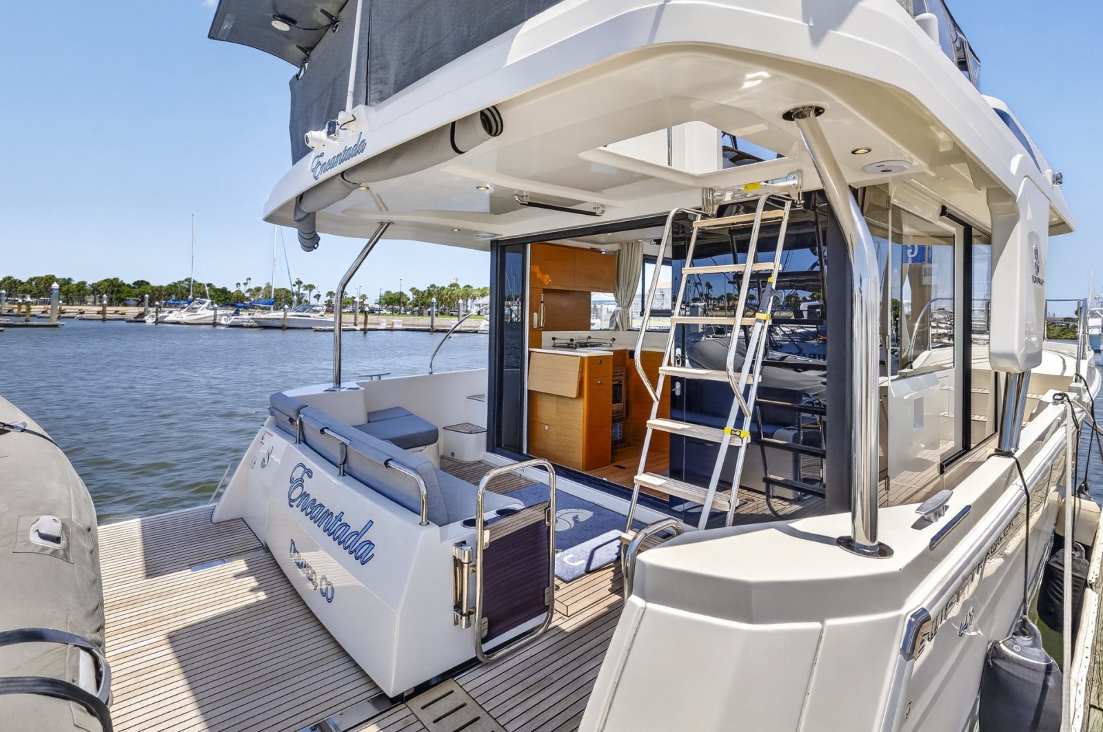 2022 Beneteau Swift Trawler 41 Fly