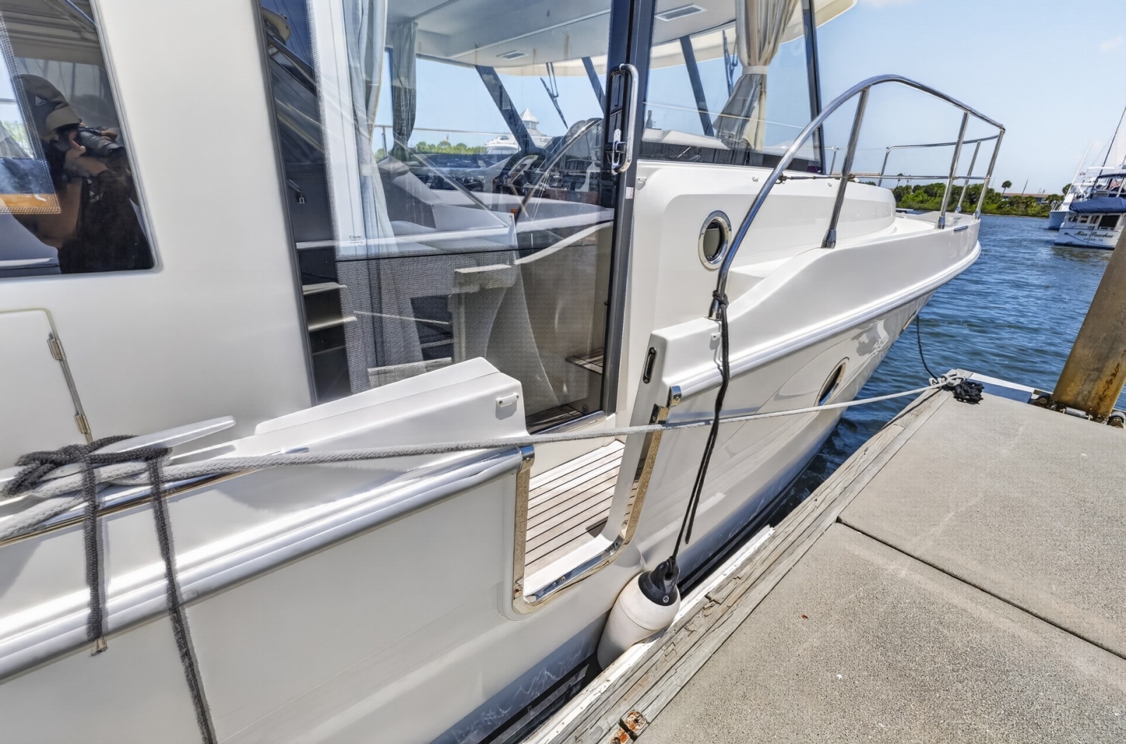 2022 Beneteau Swift Trawler 41 Fly