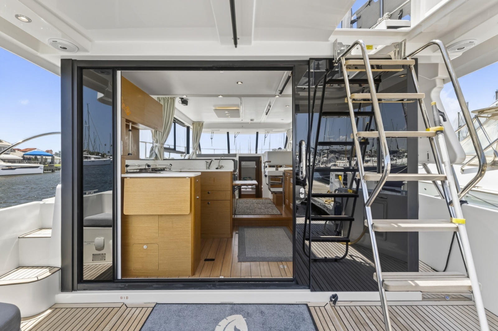 2022 Beneteau Swift Trawler 41 Fly
