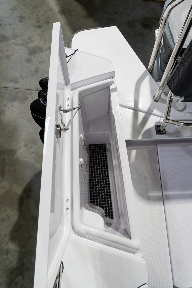 Stock 20 37ft Axopar Yacht For Sale