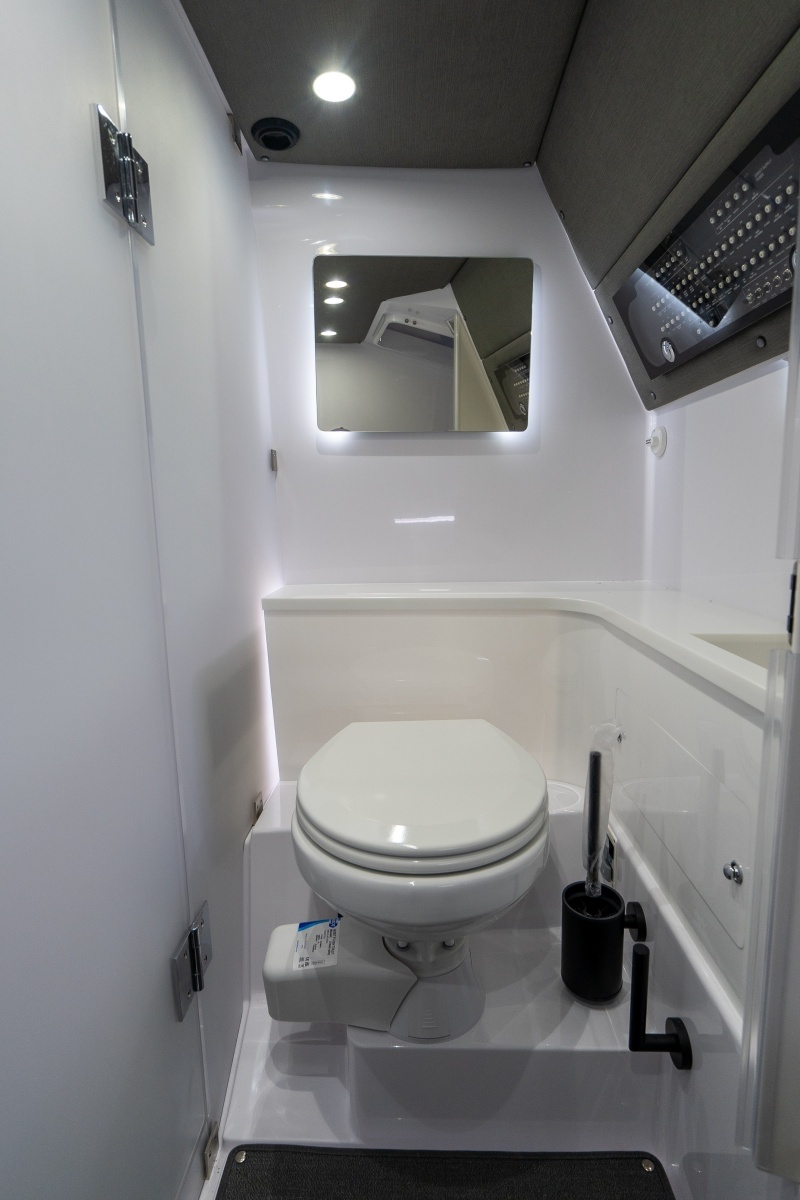 Stock 20 37ft Axopar Yacht For Sale