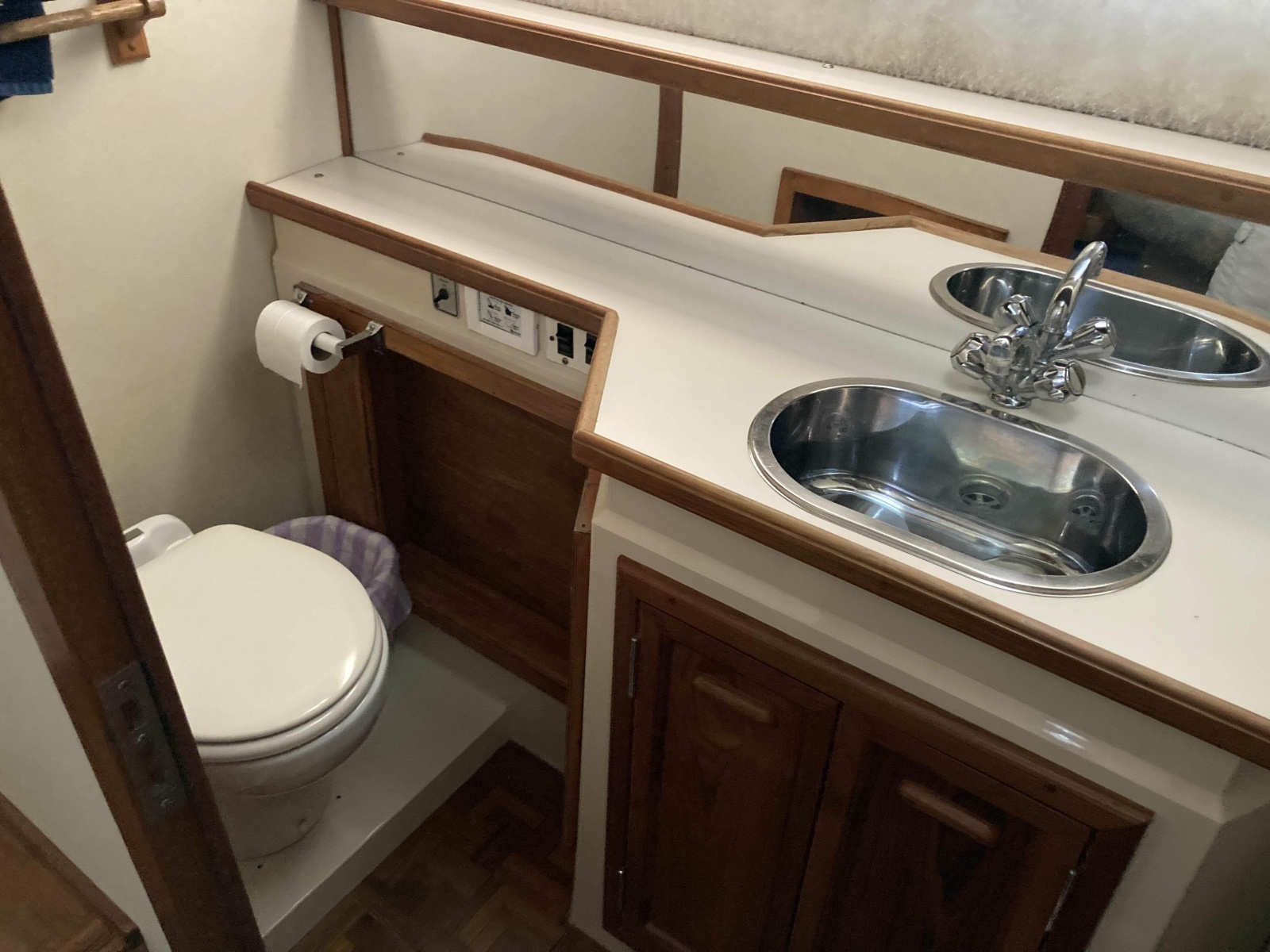 Lady J 38ft Carver Yacht For Sale