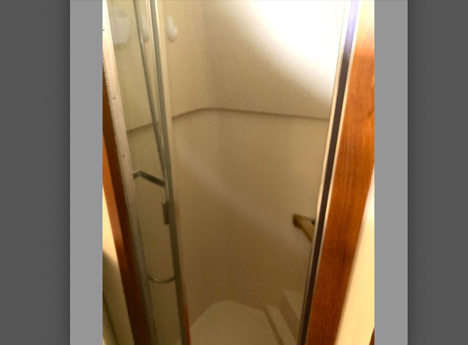 38' 1989 Carver 3807