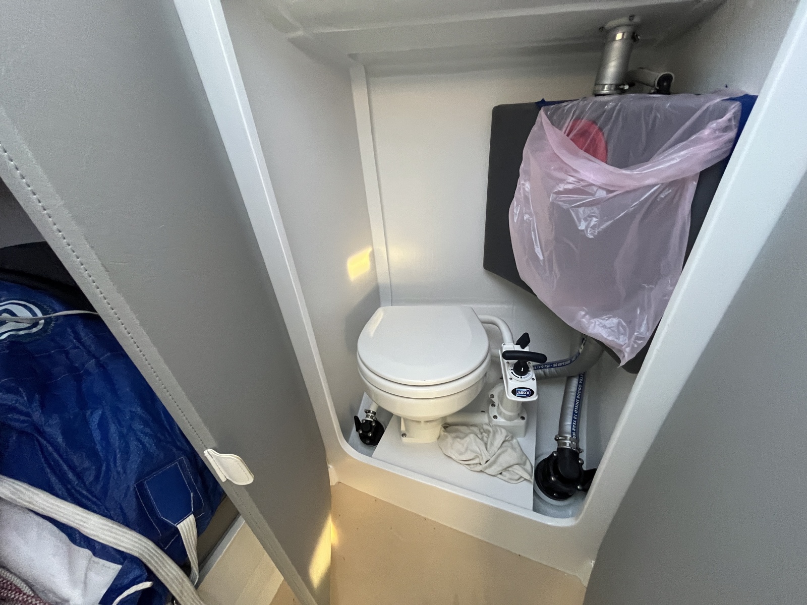 27' 2024 Beneteau 