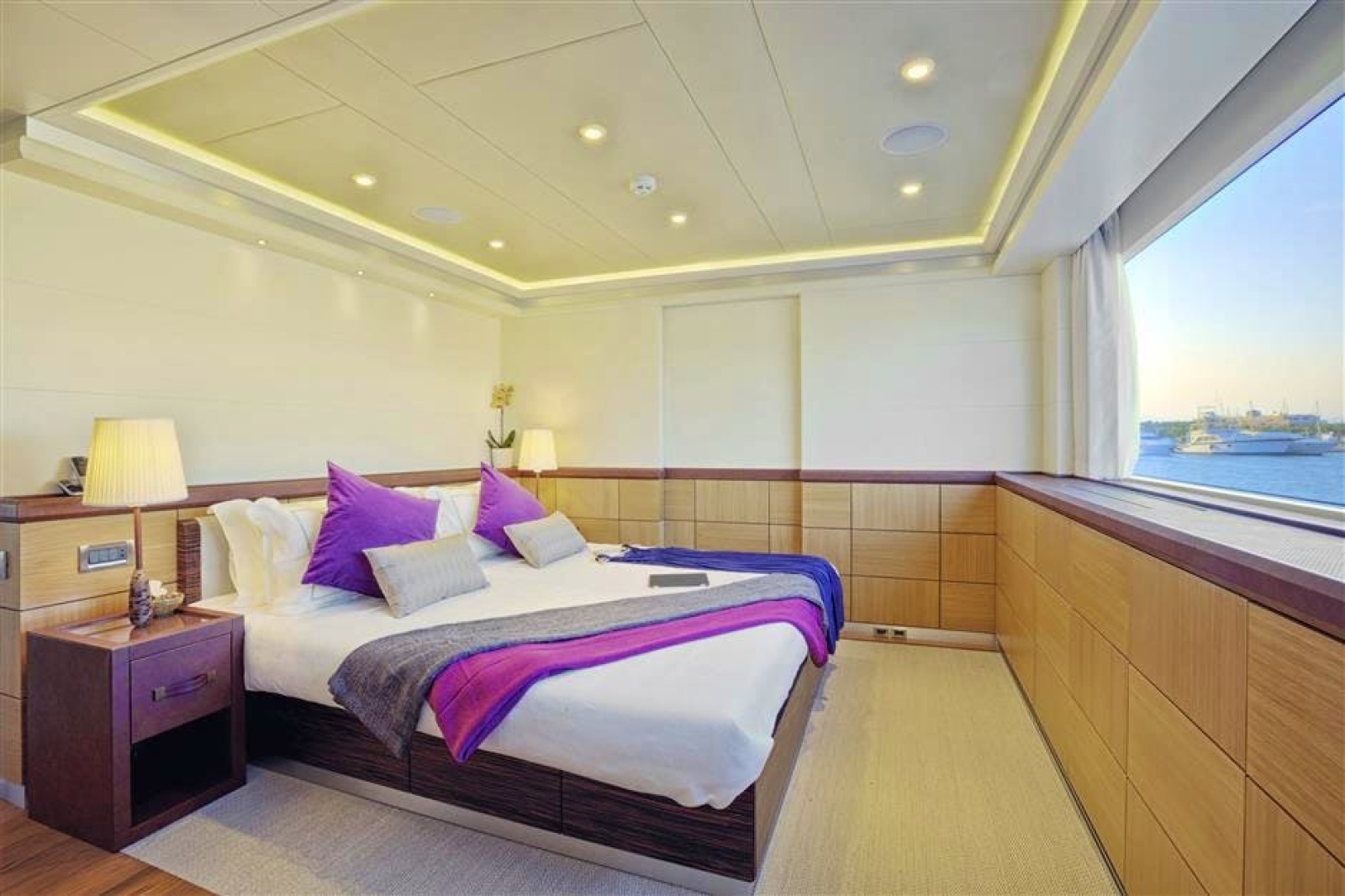 SHU U RITE 111ft Curvelle Yacht For Sale