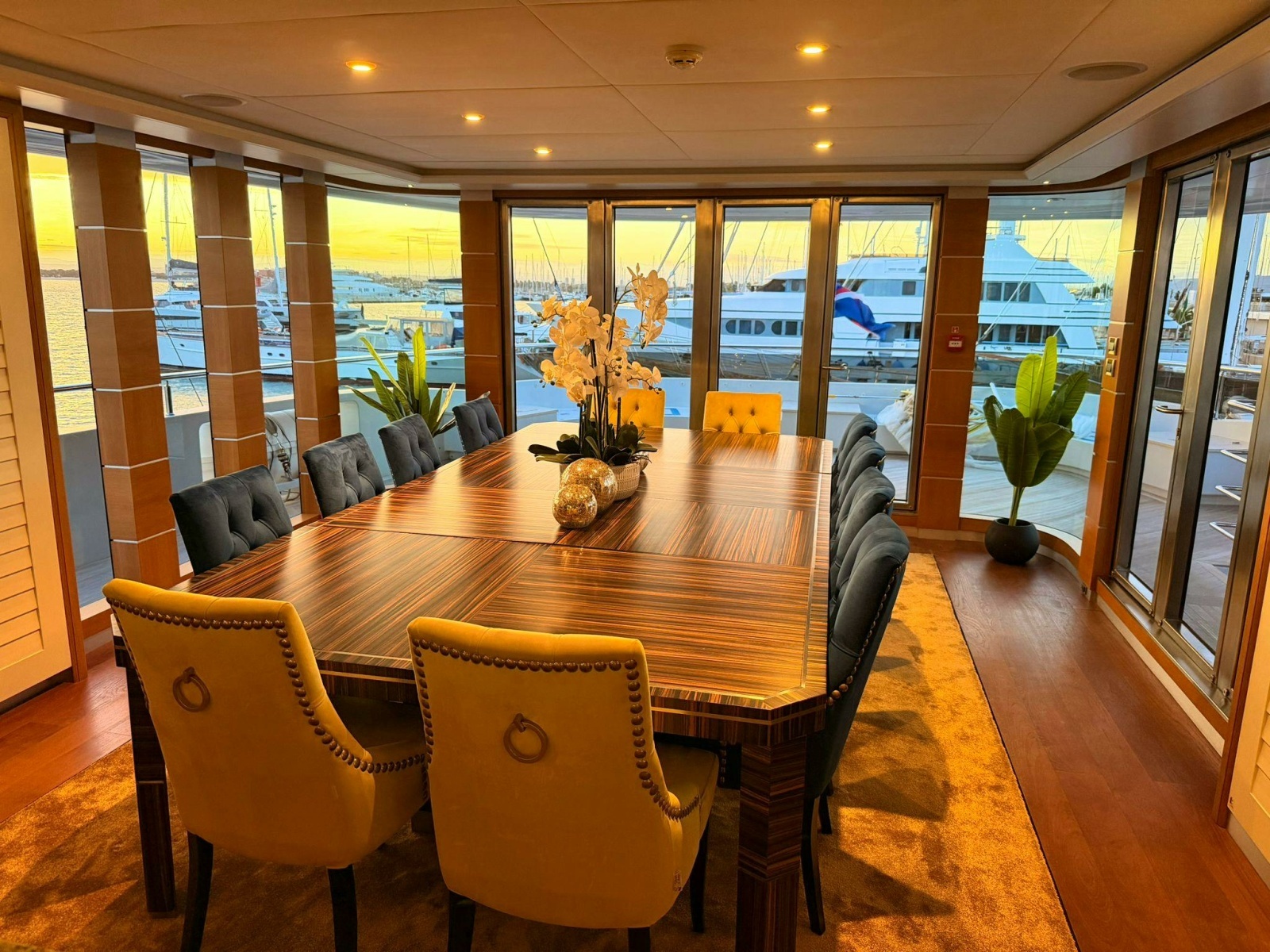 SHU U RITE 111ft Curvelle Yacht For Sale