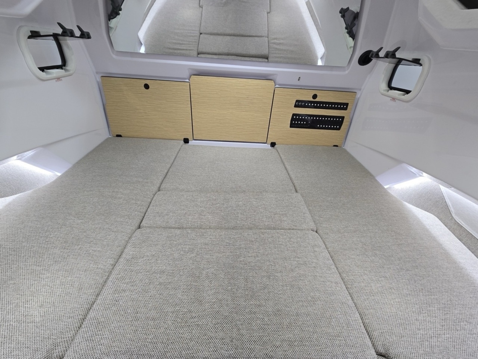 2026 Axopar Cross Cabin