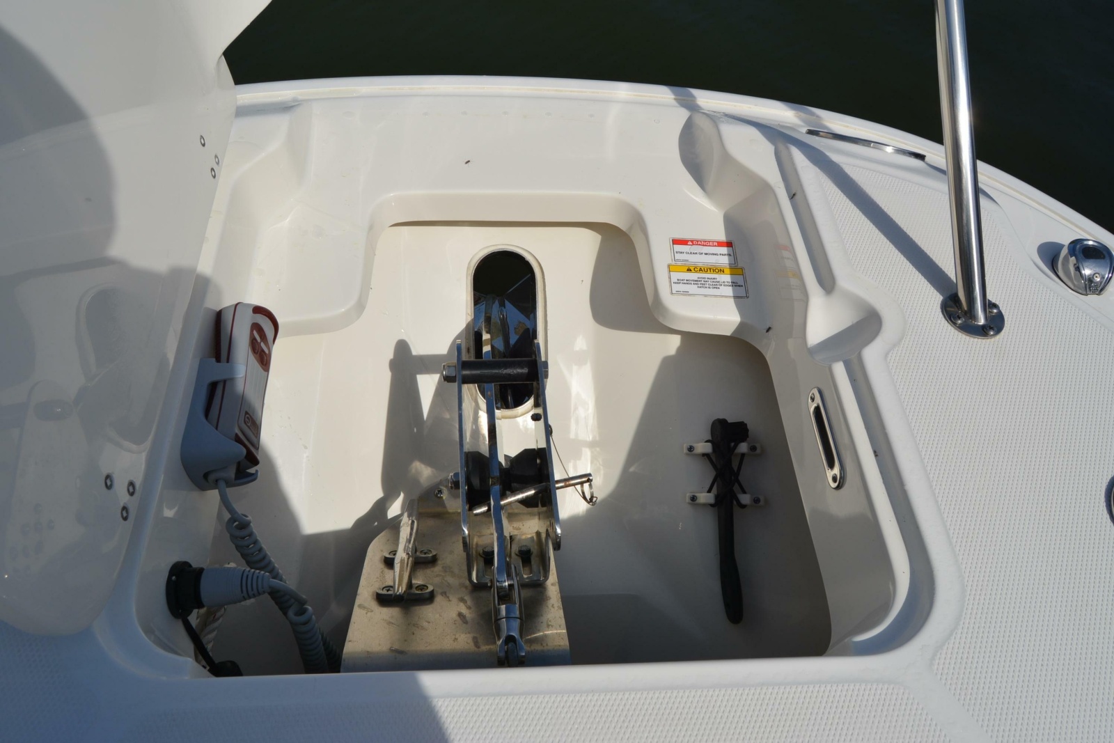 27' 2021 Boston Whaler 270 Dauntless