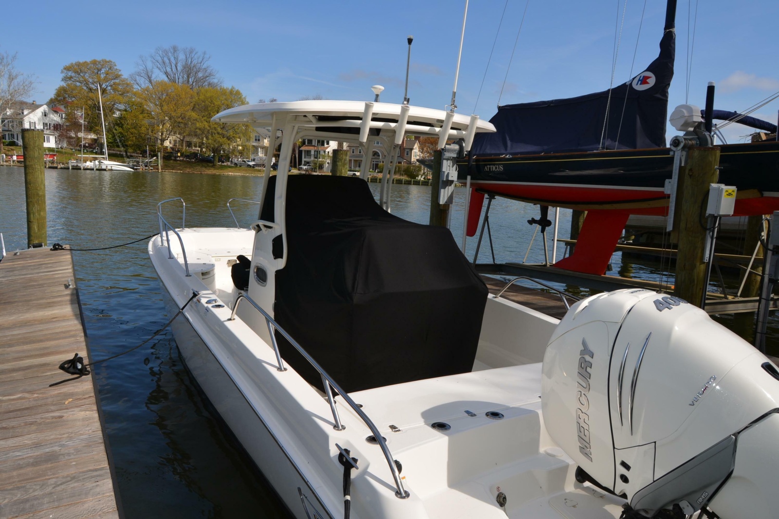 27' 2021 Boston Whaler 270 Dauntless