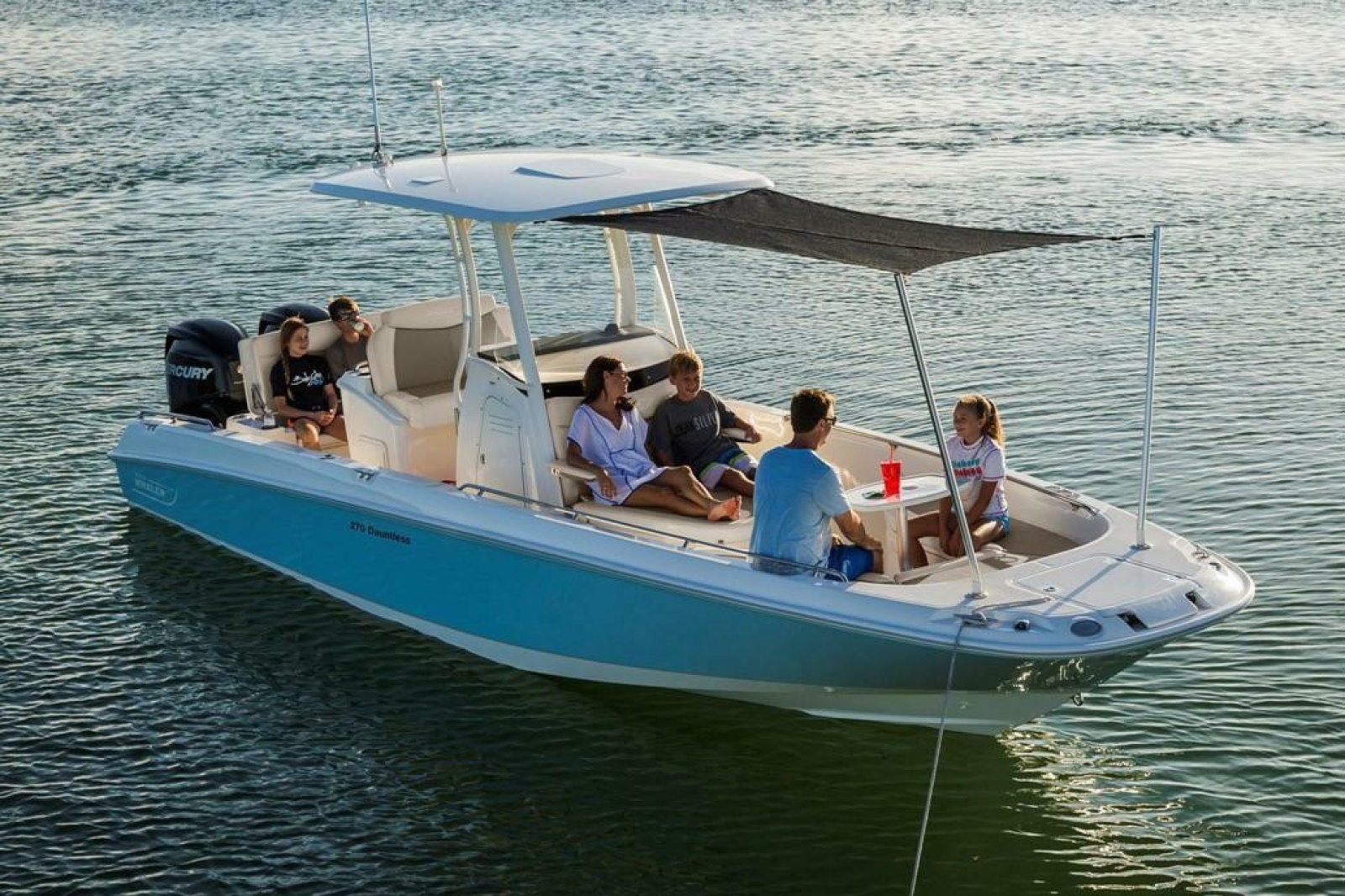 27' 2021 Boston Whaler 270 Dauntless