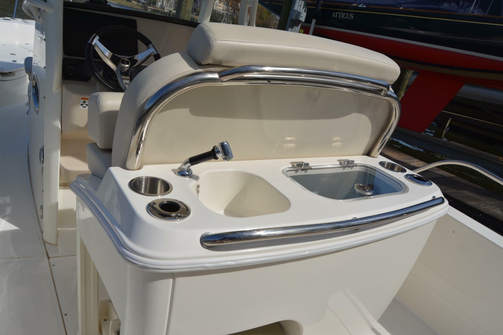 27' 2021 Boston Whaler 270 Dauntless
