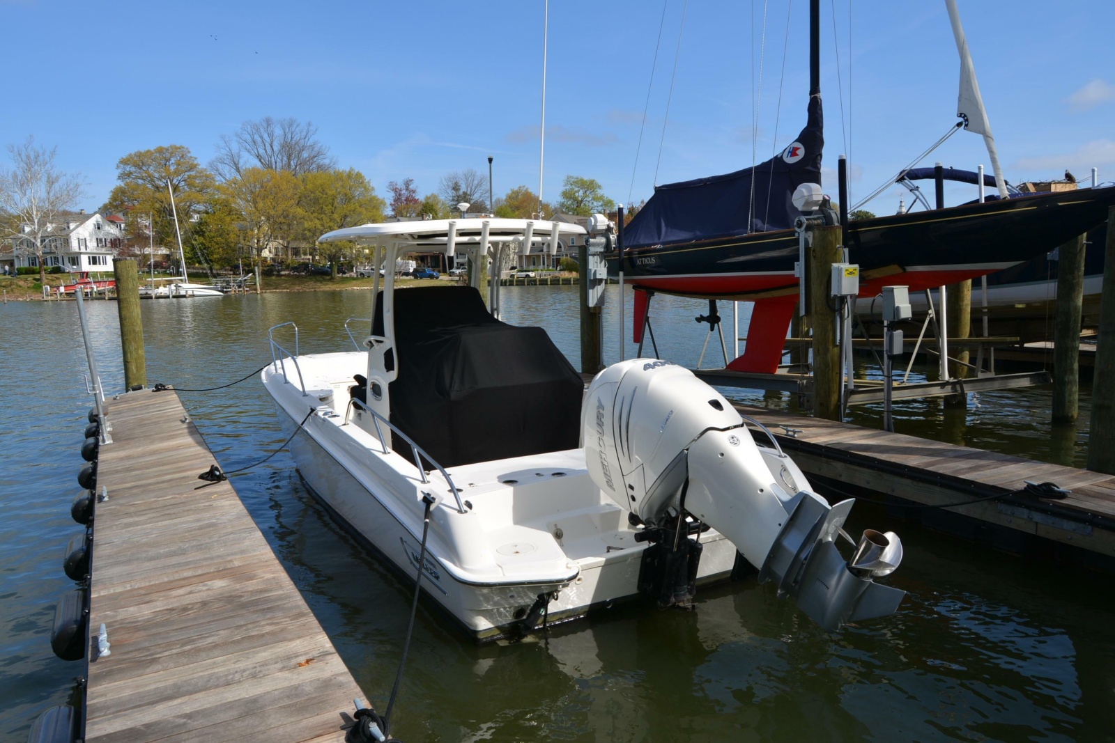 27' 2021 Boston Whaler 270 Dauntless
