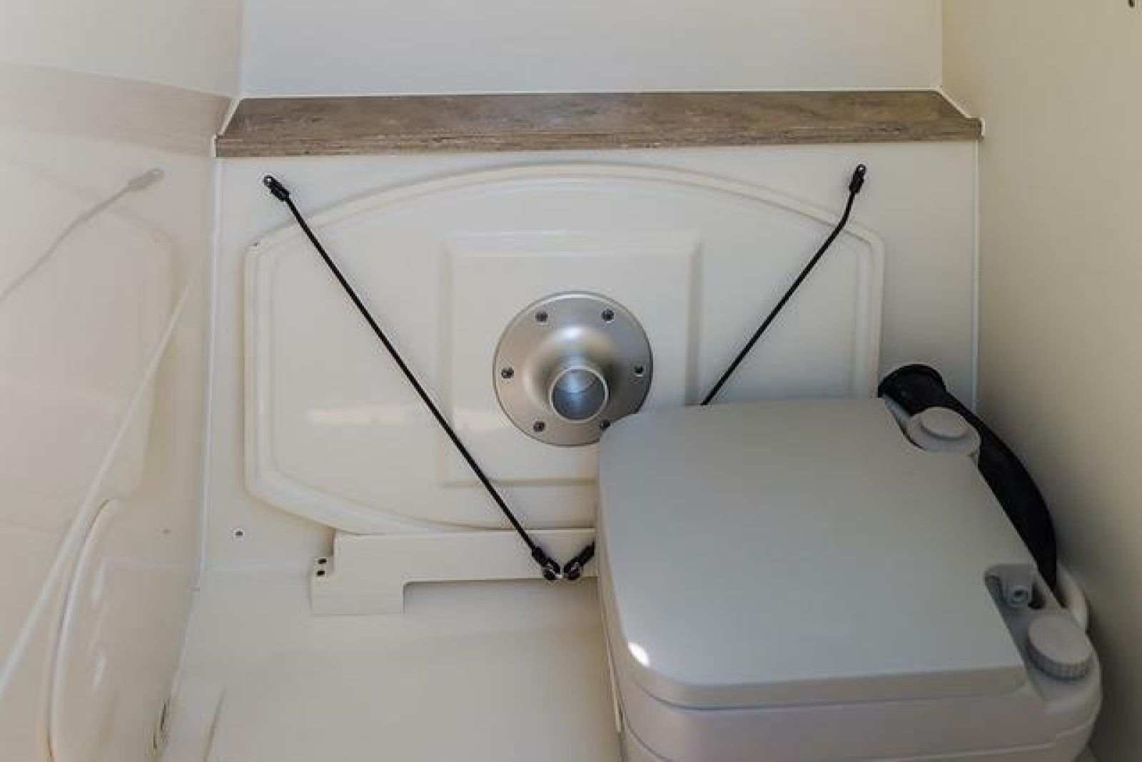 27' 2021 Boston Whaler 270 Dauntless