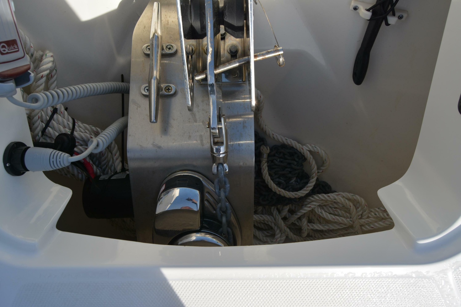 27' 2021 Boston Whaler 270 Dauntless