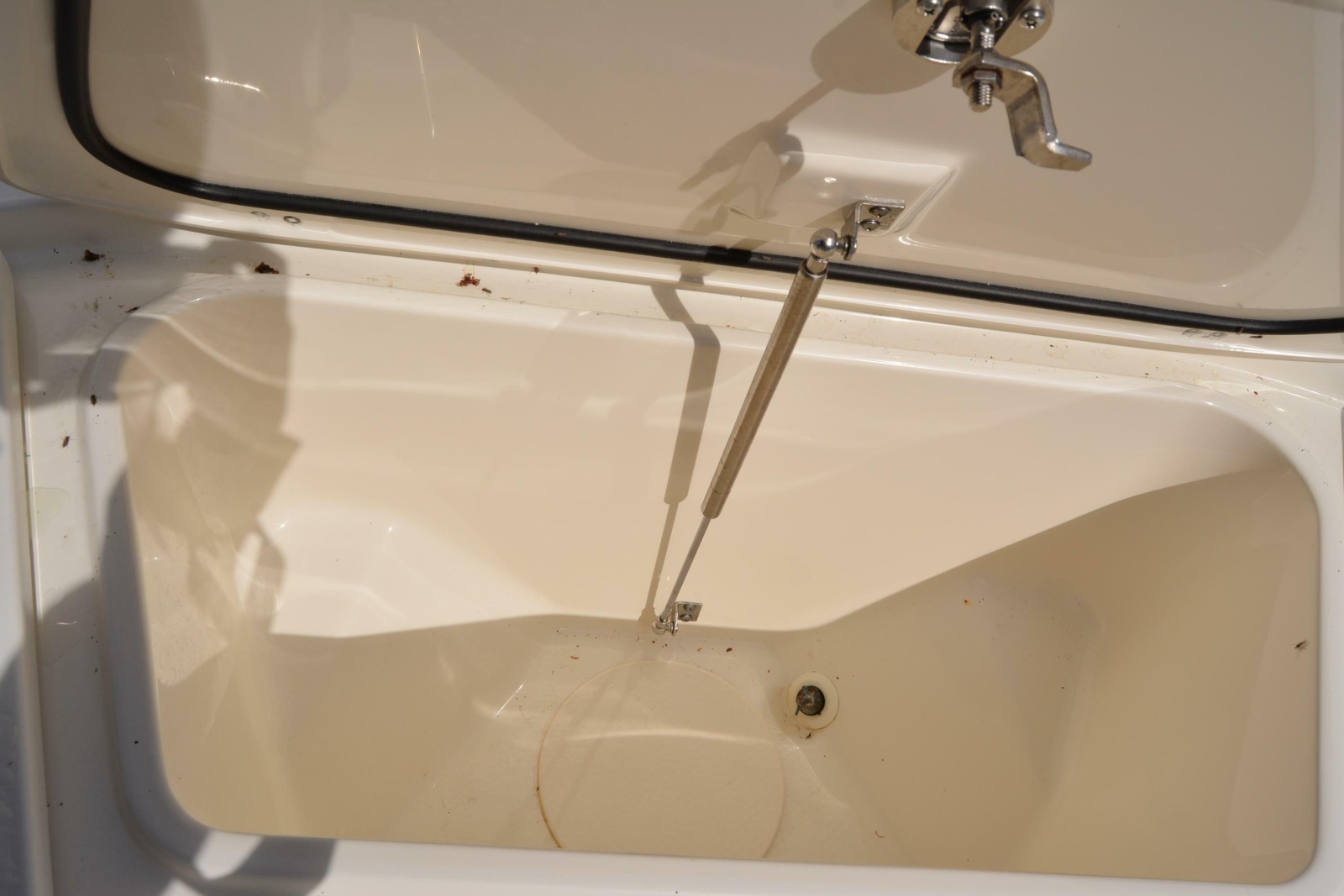 27' 2021 Boston Whaler 270 Dauntless