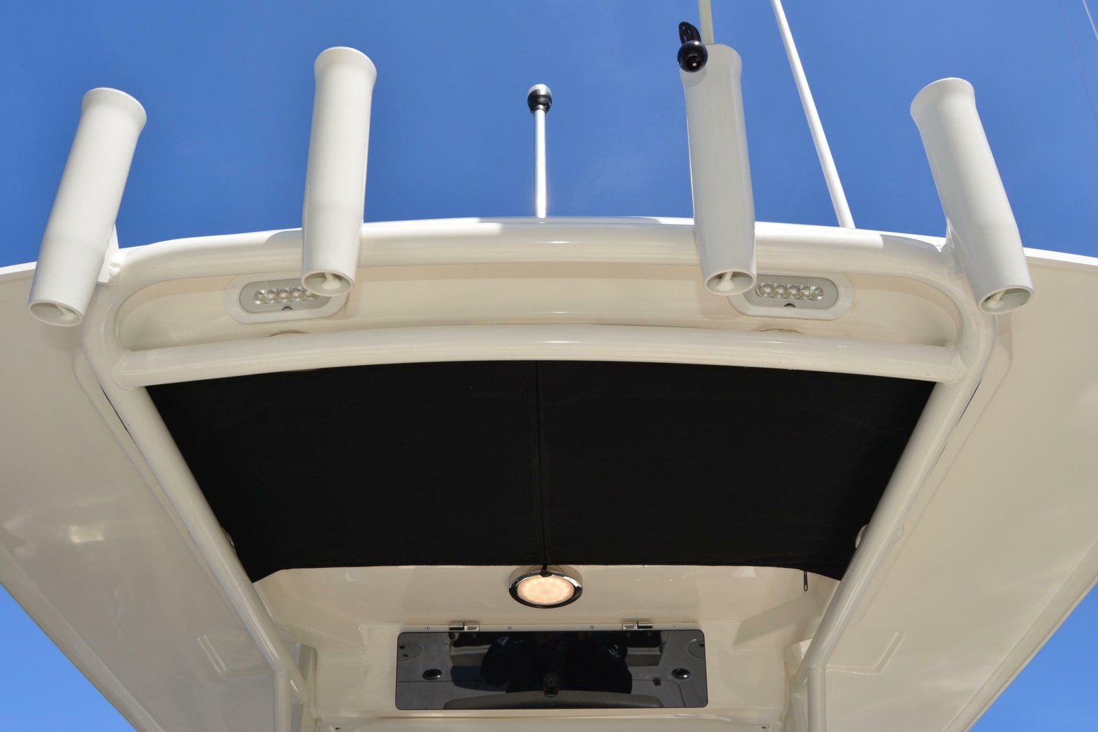 27' 2021 Boston Whaler 270 Dauntless