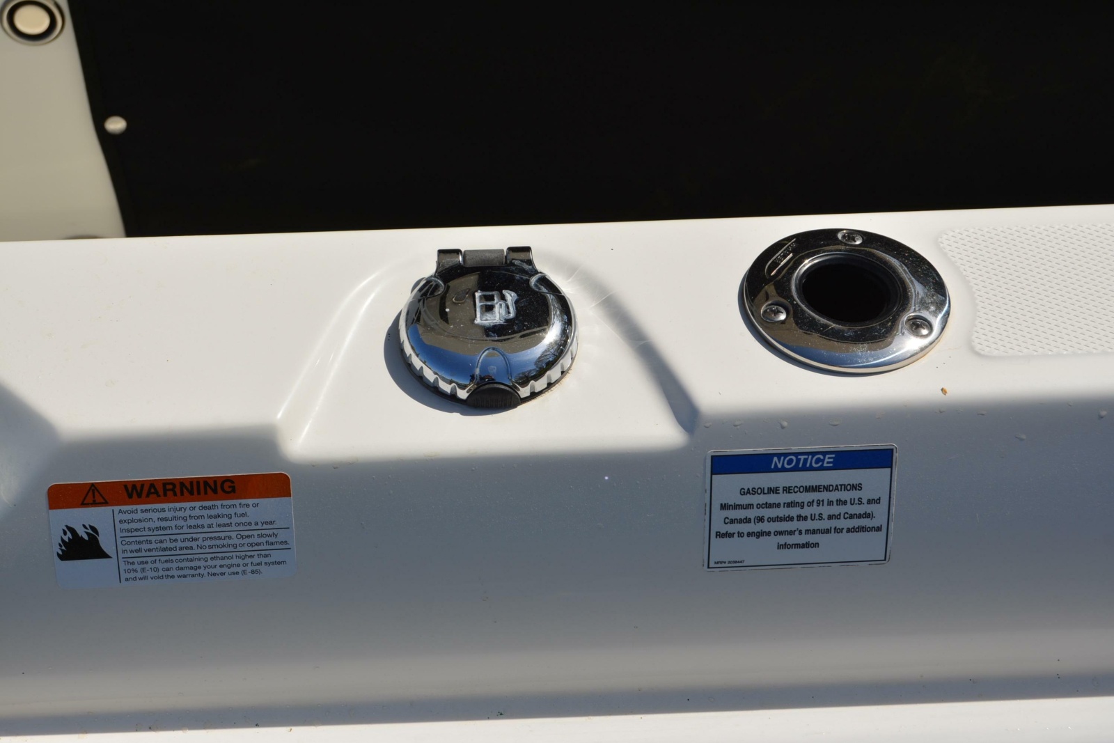 27' 2021 Boston Whaler 270 Dauntless