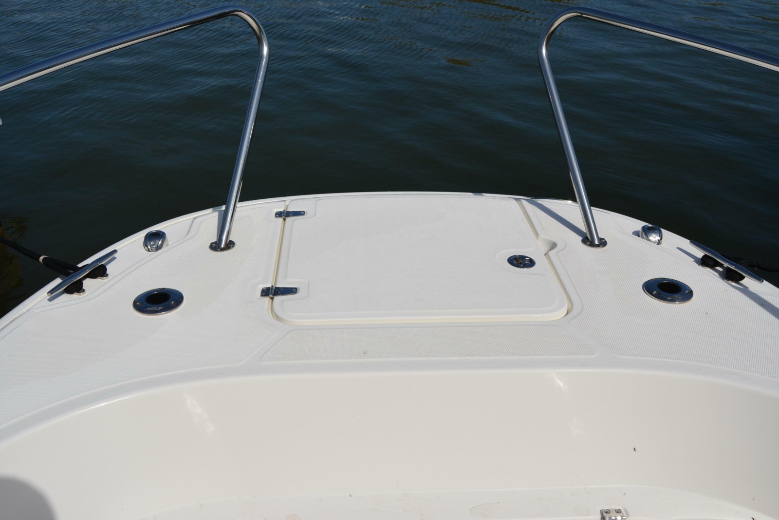 27' 2021 Boston Whaler 270 Dauntless