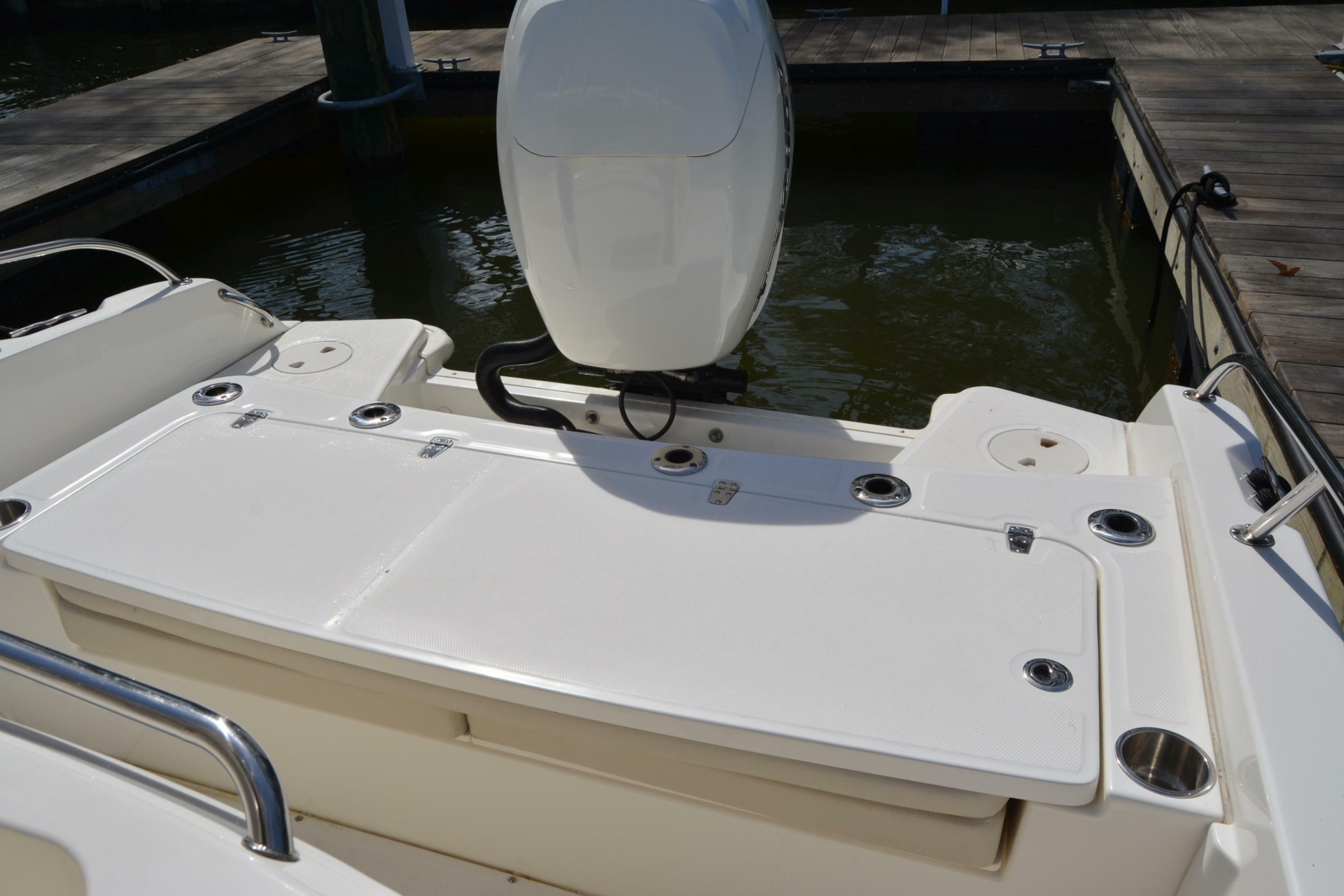 27' 2021 Boston Whaler 270 Dauntless