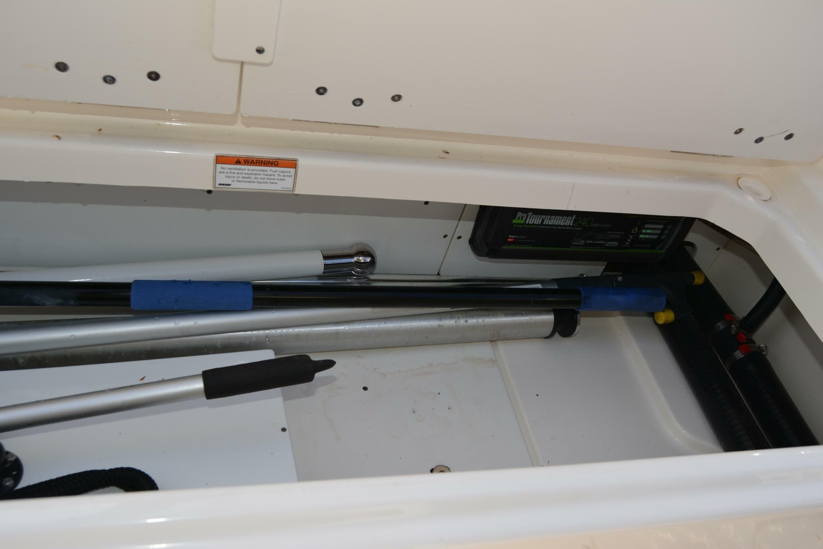 27' 2021 Boston Whaler 270 Dauntless