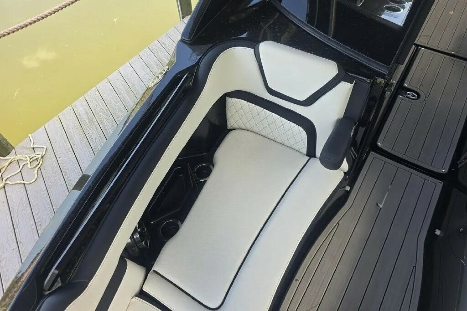 2025 Yamaha Boats 275SD