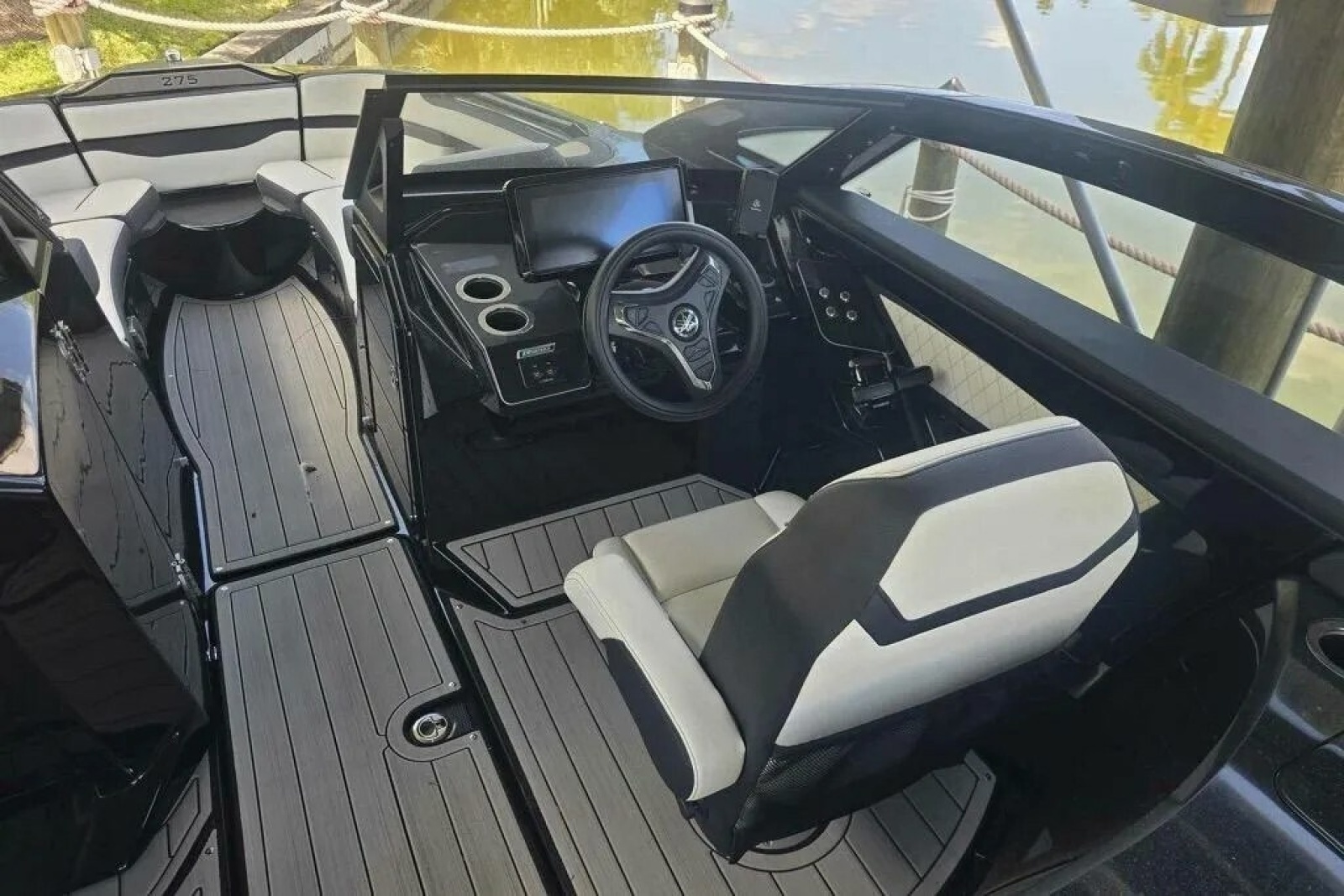 2025 Yamaha Boats 275SD