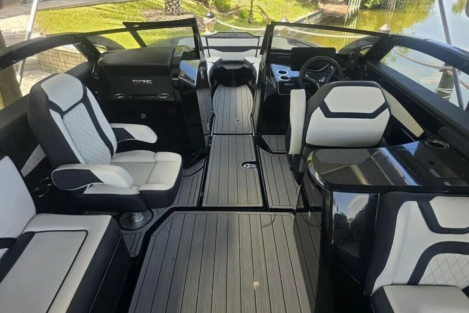 2025 Yamaha Boats 275SD