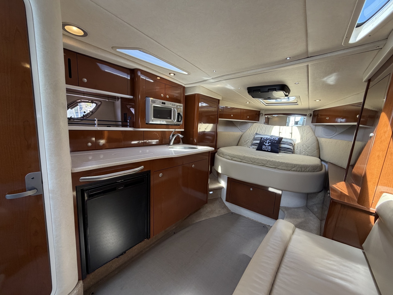 33ft Sea Ray Yacht For Sale