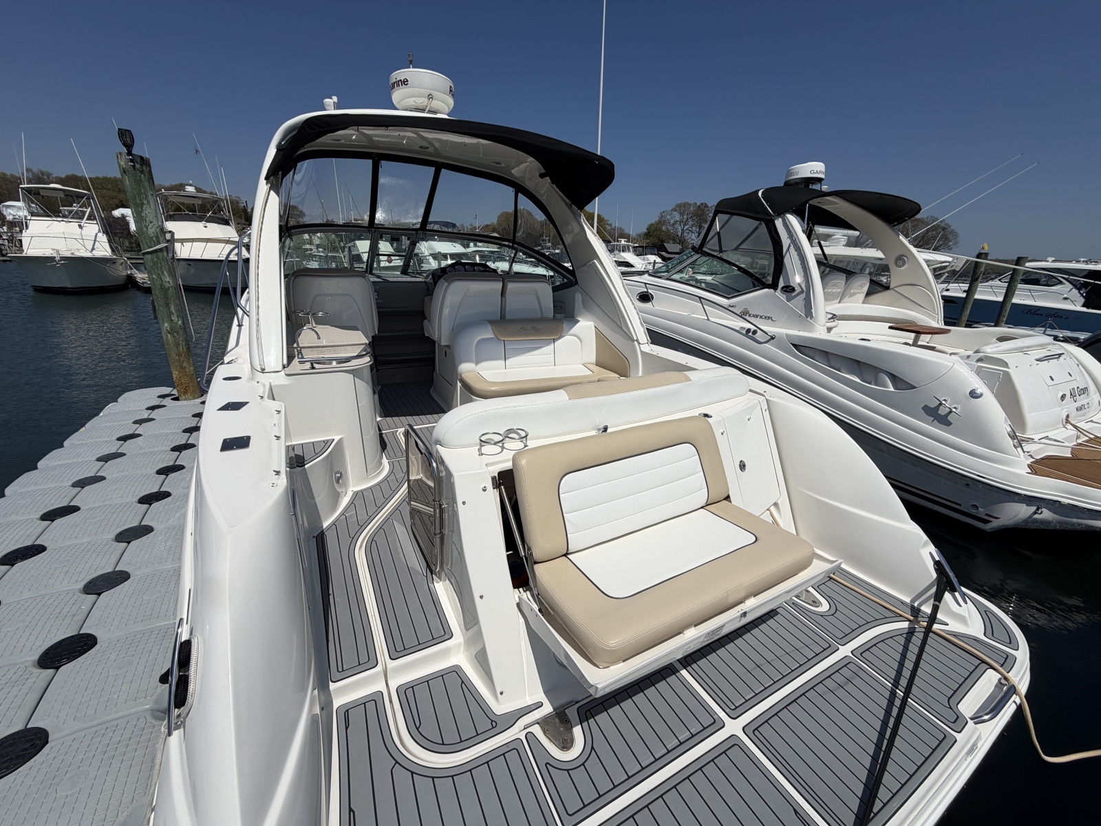 33ft Sea Ray Yacht For Sale