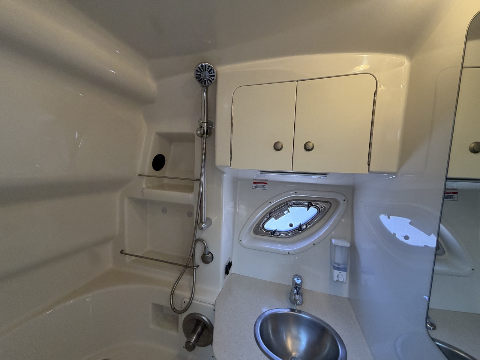 2008 Sea Ray 330 Sundancer