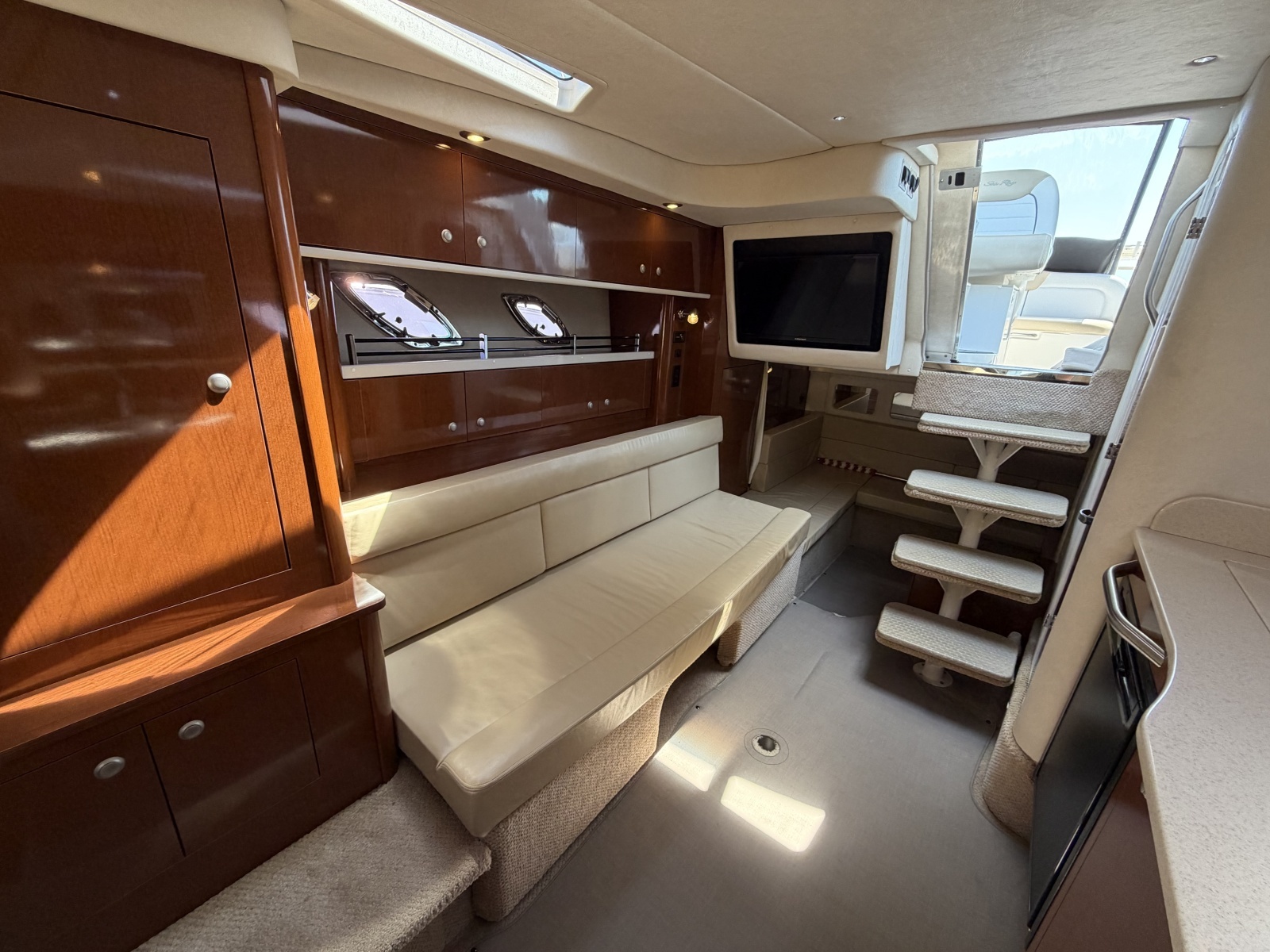 33ft Sea Ray Yacht For Sale