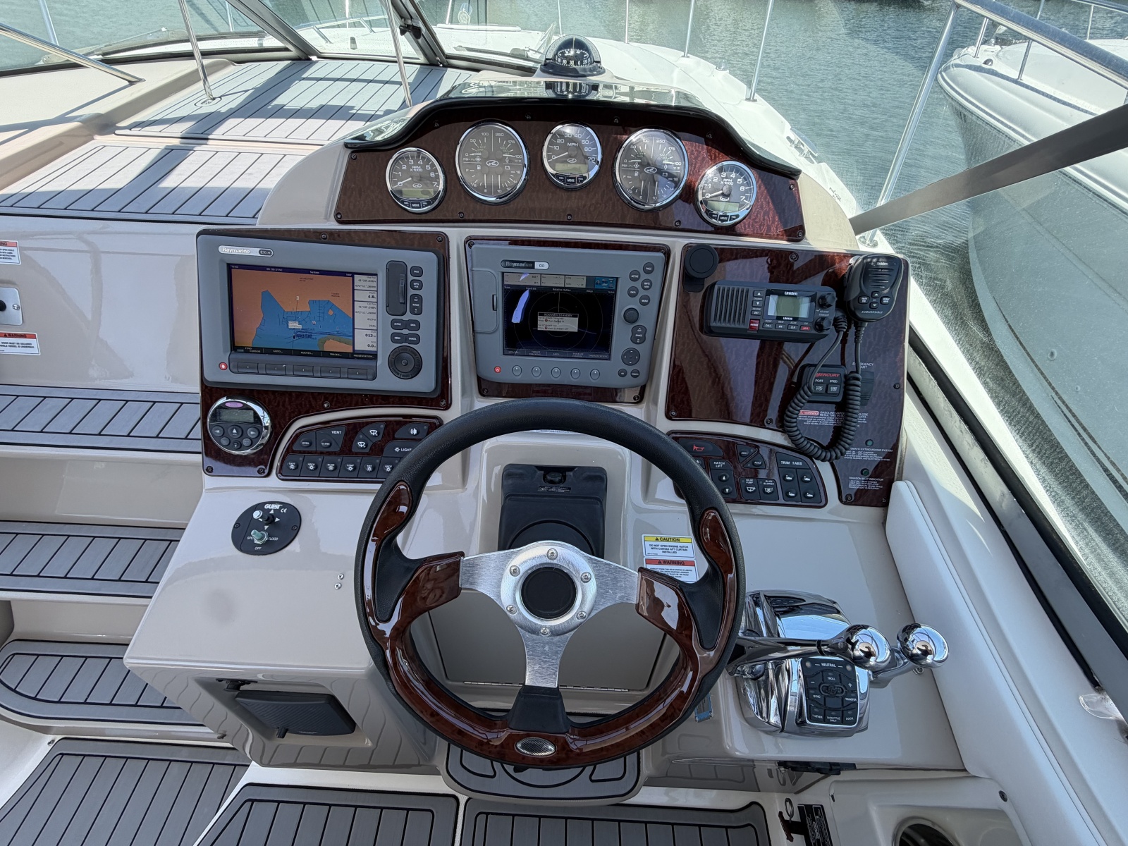 2008 Sea Ray 330 Sundancer