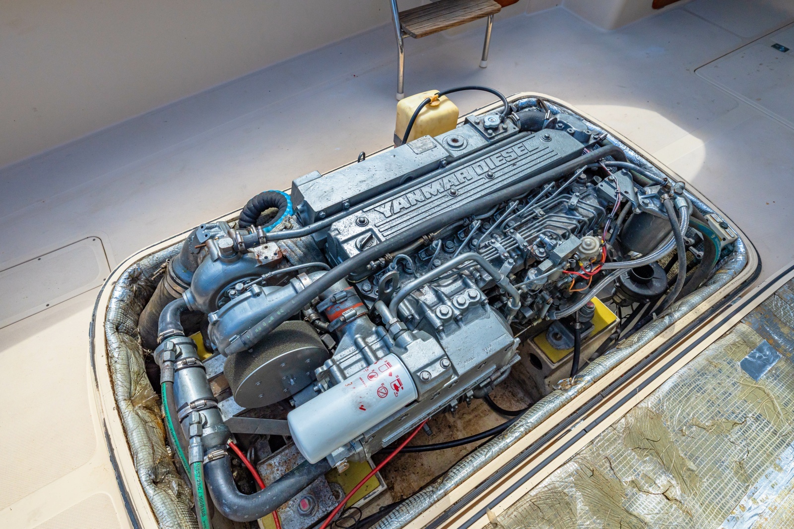 1998 36 Hinckley Picnic Boat Engine