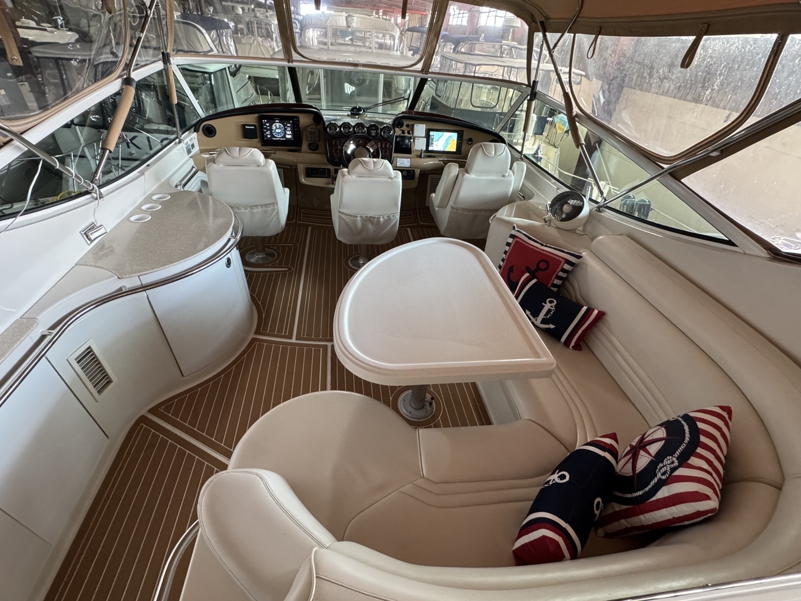 2004 Carver 466 Motor Yacht
