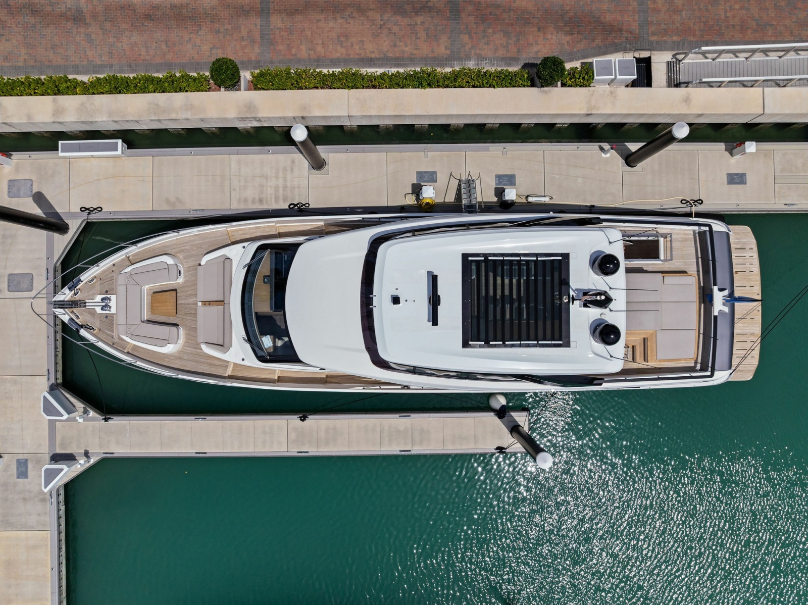 86' 2023 Ferretti Yachts 860