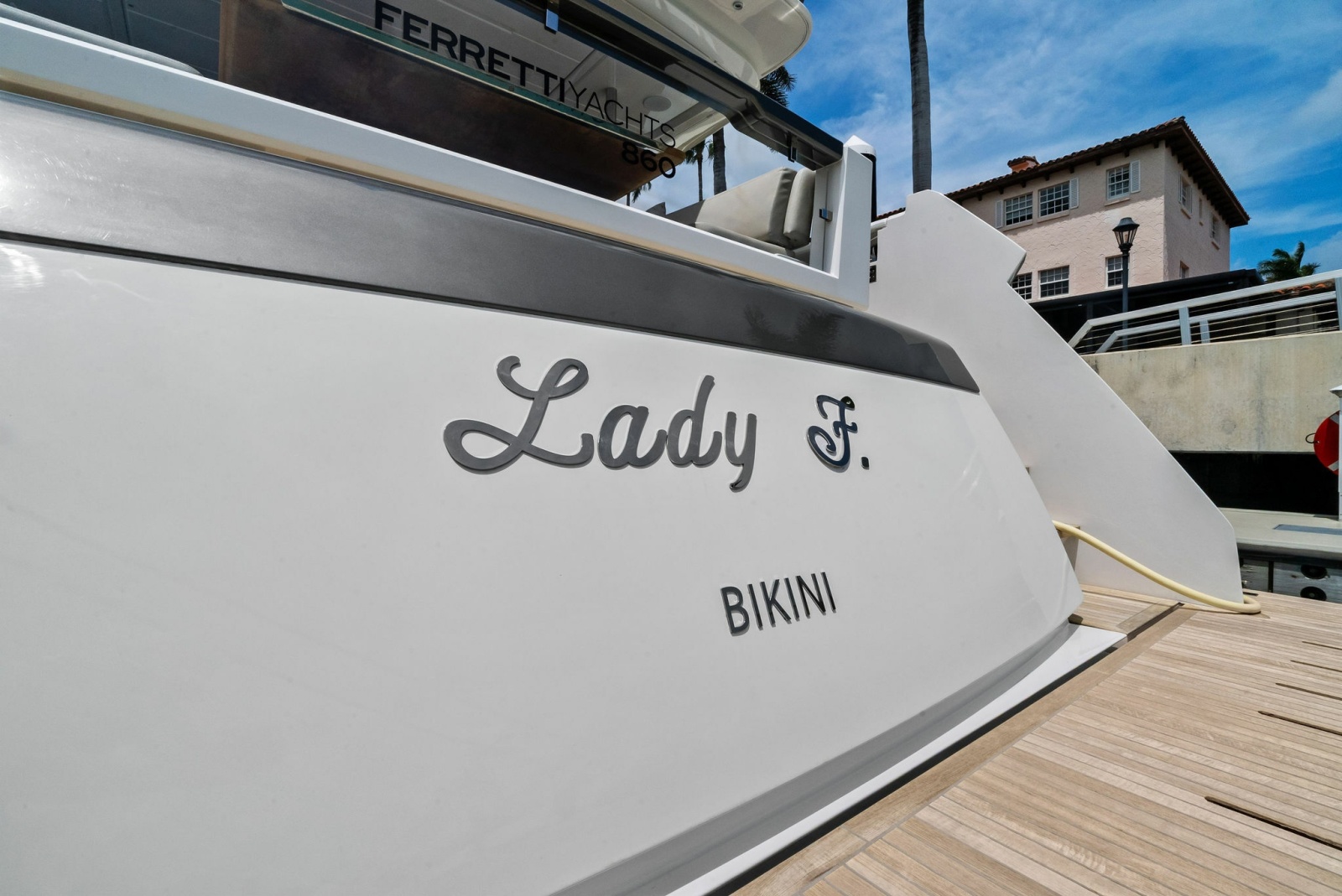 86' 2023 Ferretti Yachts 860