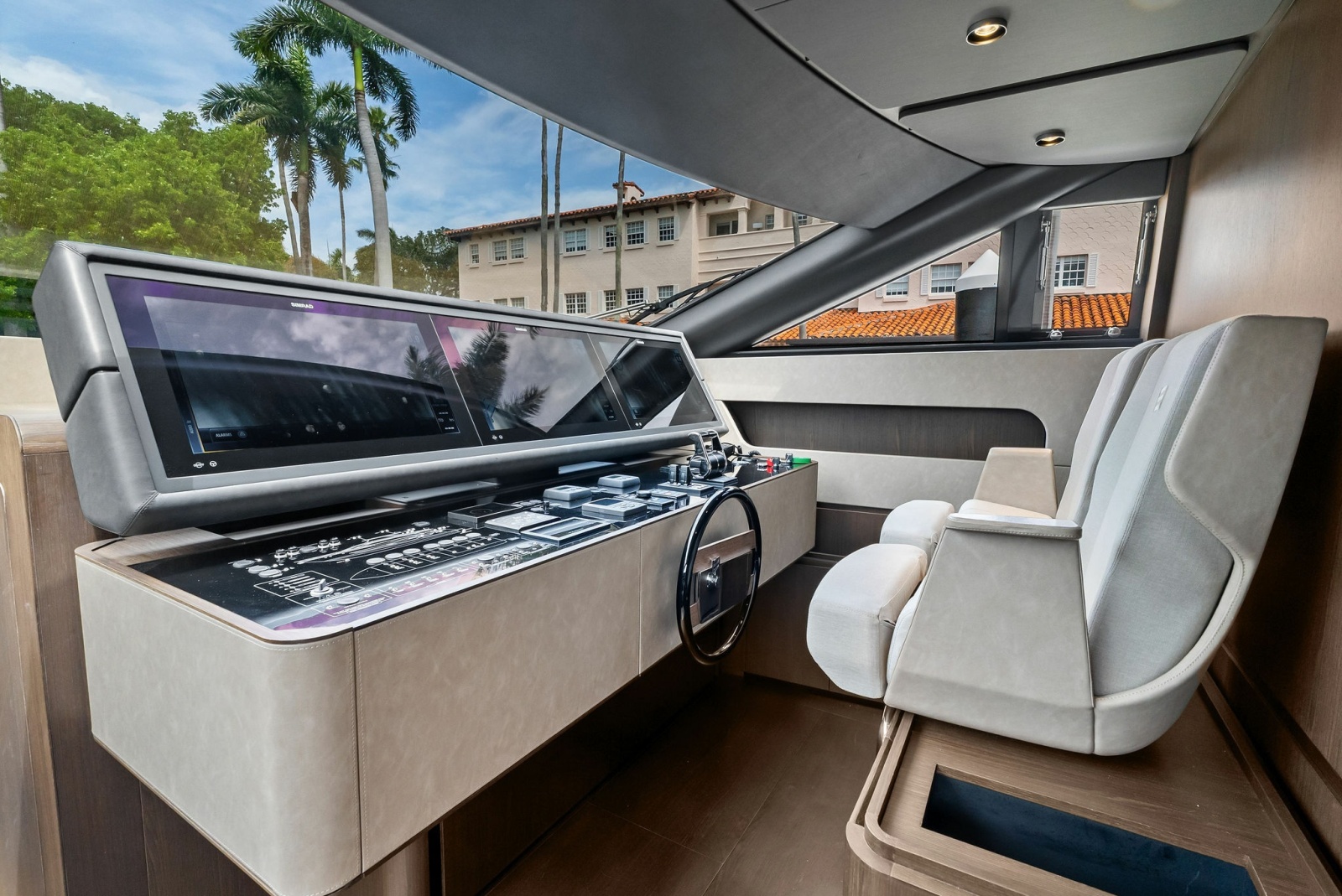 86' 2023 Ferretti Yachts 860