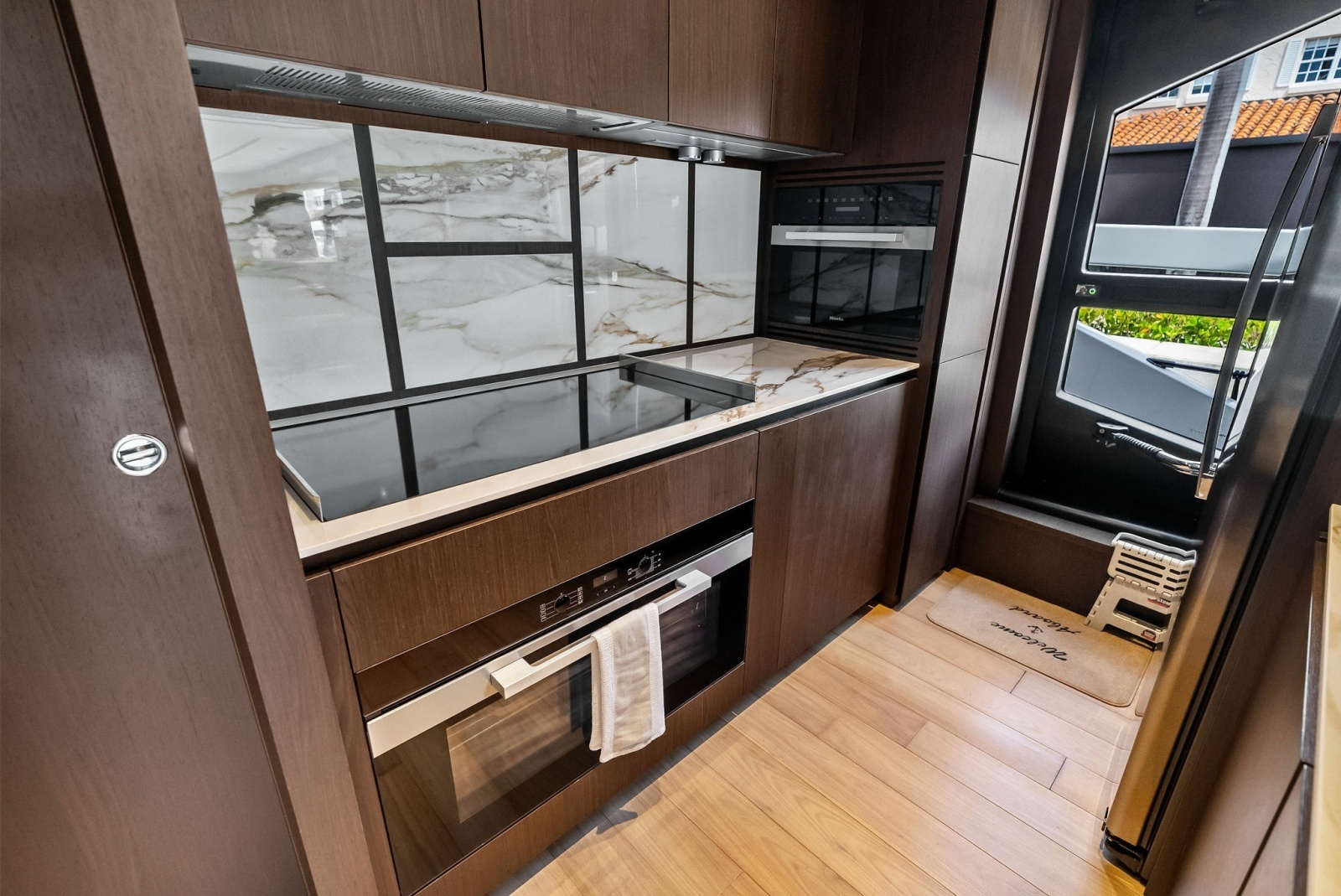 LADY F 86ft Ferretti Yachts Yacht For Sale